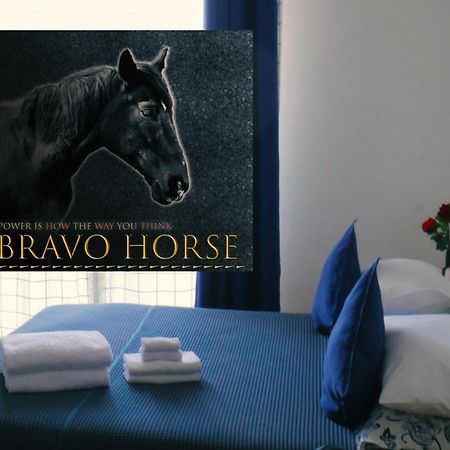 Apartamento Bravo Horse Florencia Exterior foto